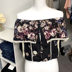 Listicle Off Shoulder Black Floral Crochet Crop Top Size Small